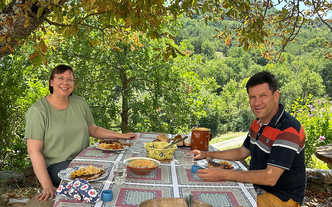 Stefanie, de l’EKBO, accueillie dans la Drôme, et Nicolas, de l’ERRI © DR